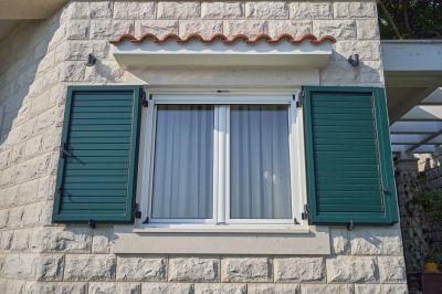 Shutter Reattachment in Alpharetta, GA